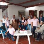 Celebración día de las madres con abuelitas